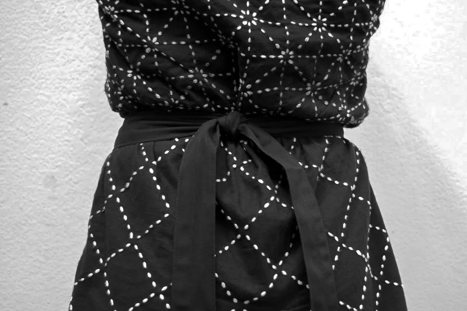 Step 10 of tying the hakama
